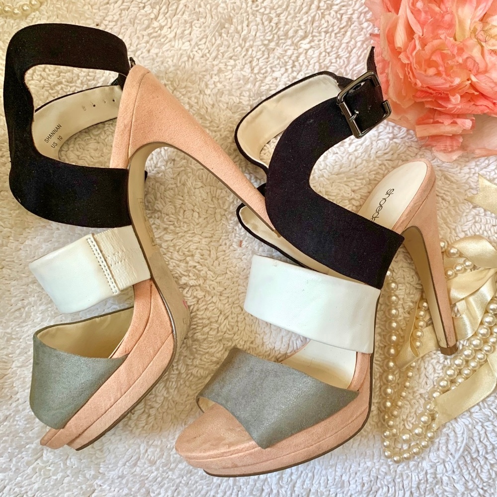 ShoeDazzle Pink, Grey, Black & White Shannan